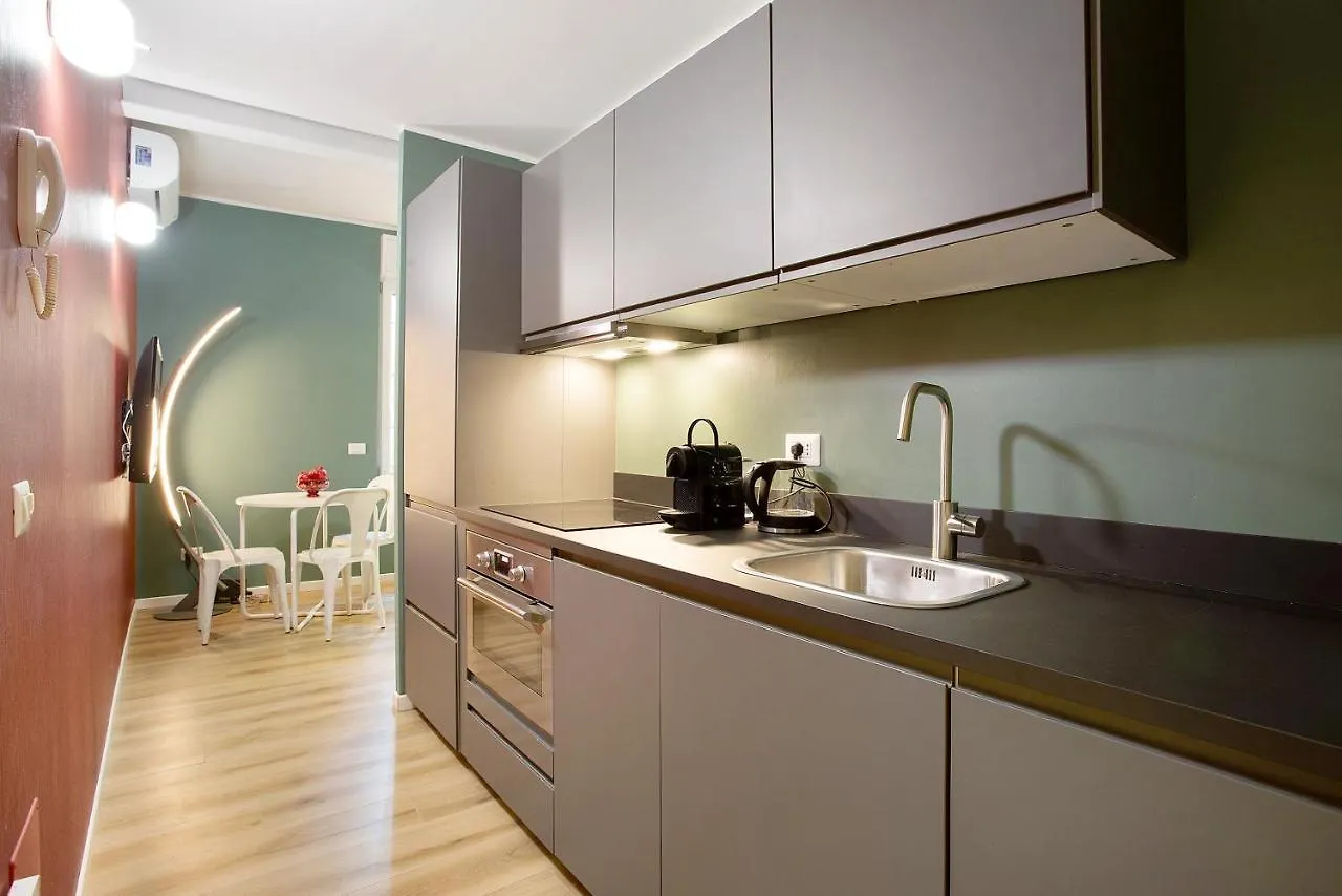 Apartment Appartamento Costanza Milan