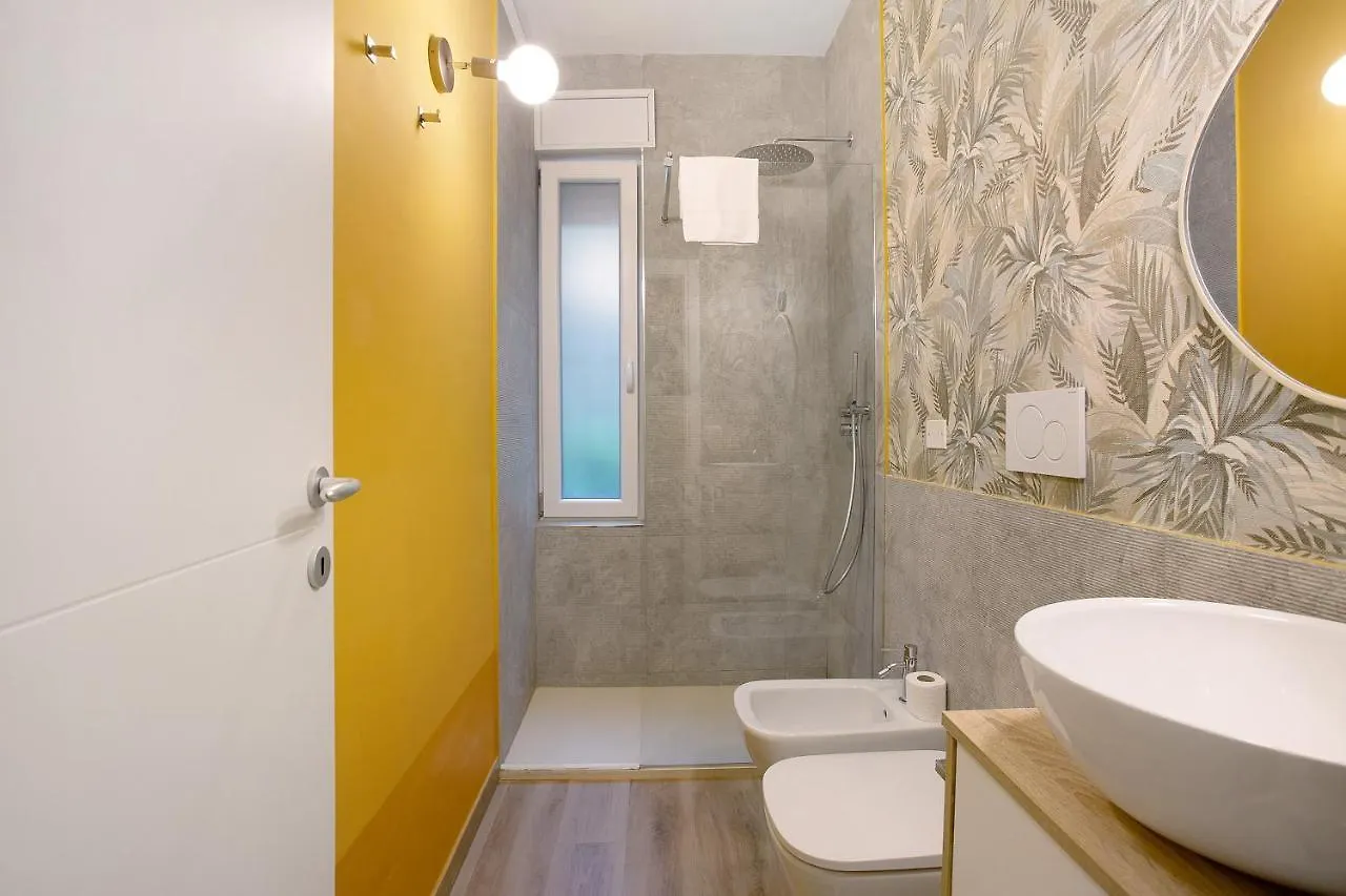Apartment Appartamento Costanza Milan